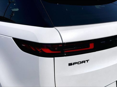 New 2026 Land Rover Range Rover Sport Dynamic SE AWD/4WD image 8