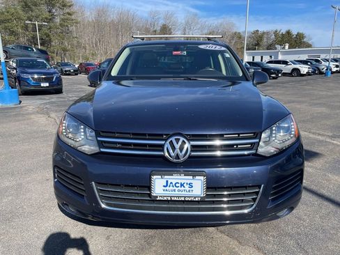 Used 2012 Volkswagen Touareg TDI image 2