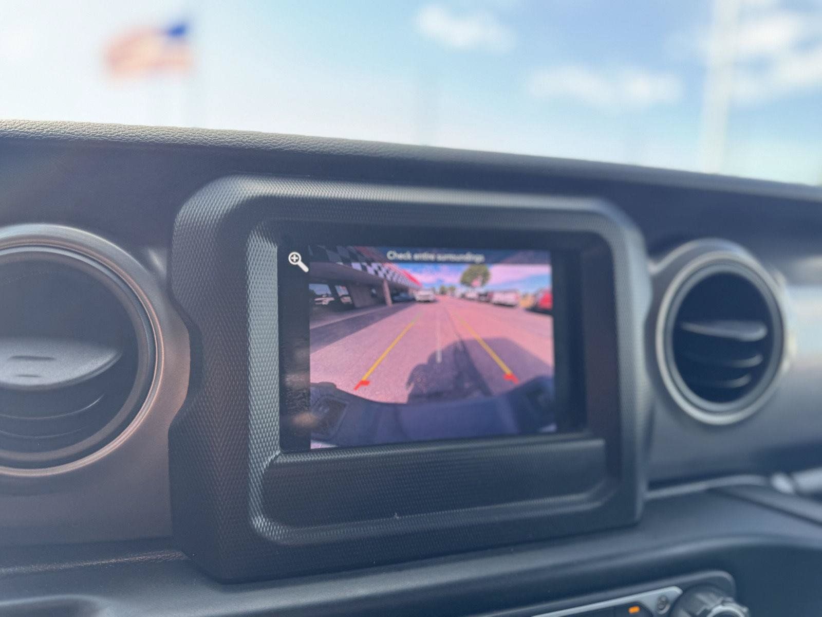 Used 2023 Jeep Gladiator Sport AWD/4WD image 20