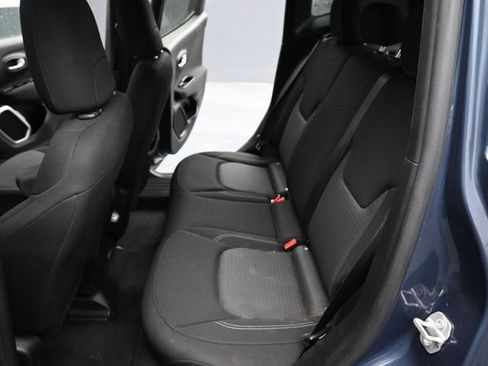 Used 2021 Jeep Renegade Latitude image 11