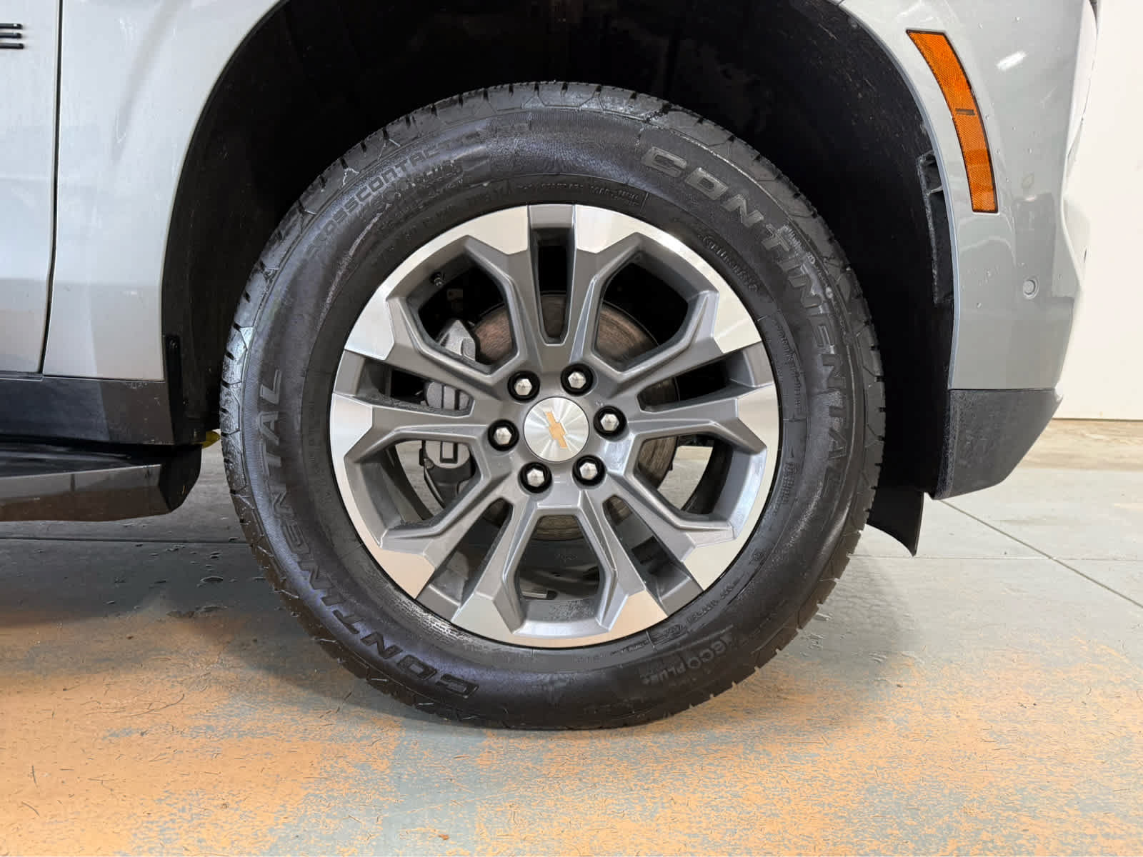 Used 2026 Chevrolet Tahoe LS w/ LPO, Dark Essentials Package AWD/4WD image 8