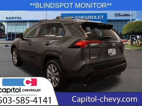 Used 2021 Toyota RAV4 XLE Premium image 4