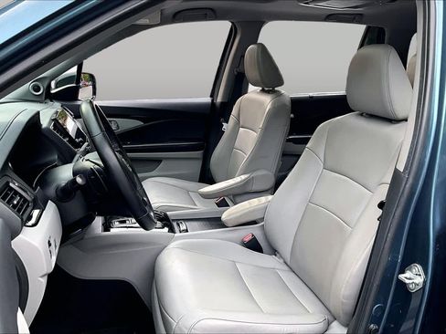 Used 2019 Honda Pilot Touring image 8