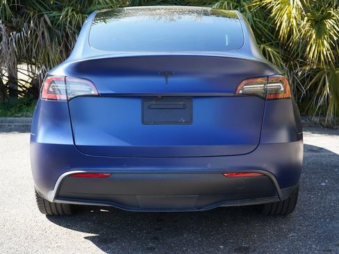 Used 2021 Tesla Model Y Long Range image 8