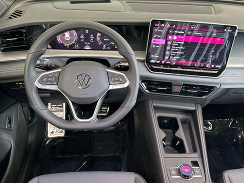 New 2026 Volkswagen Tiguan SE R-Line FWD image 13