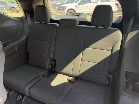 Used 2025 Chevrolet Traverse LT w/ Midnight/Sport Edition FWD image 30