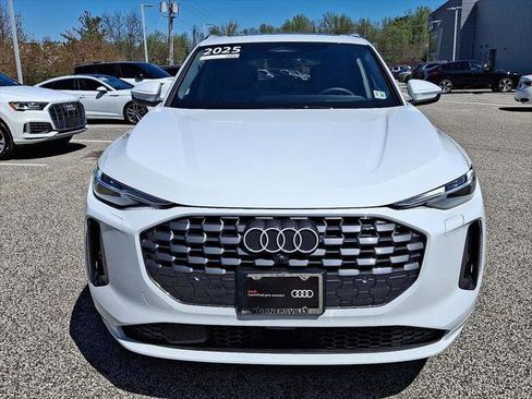 Certified 2025 Audi Q5 Premium AWD/4WD image 2