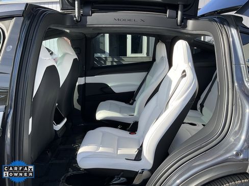 Used 2023 Tesla Model X Plaid image 6