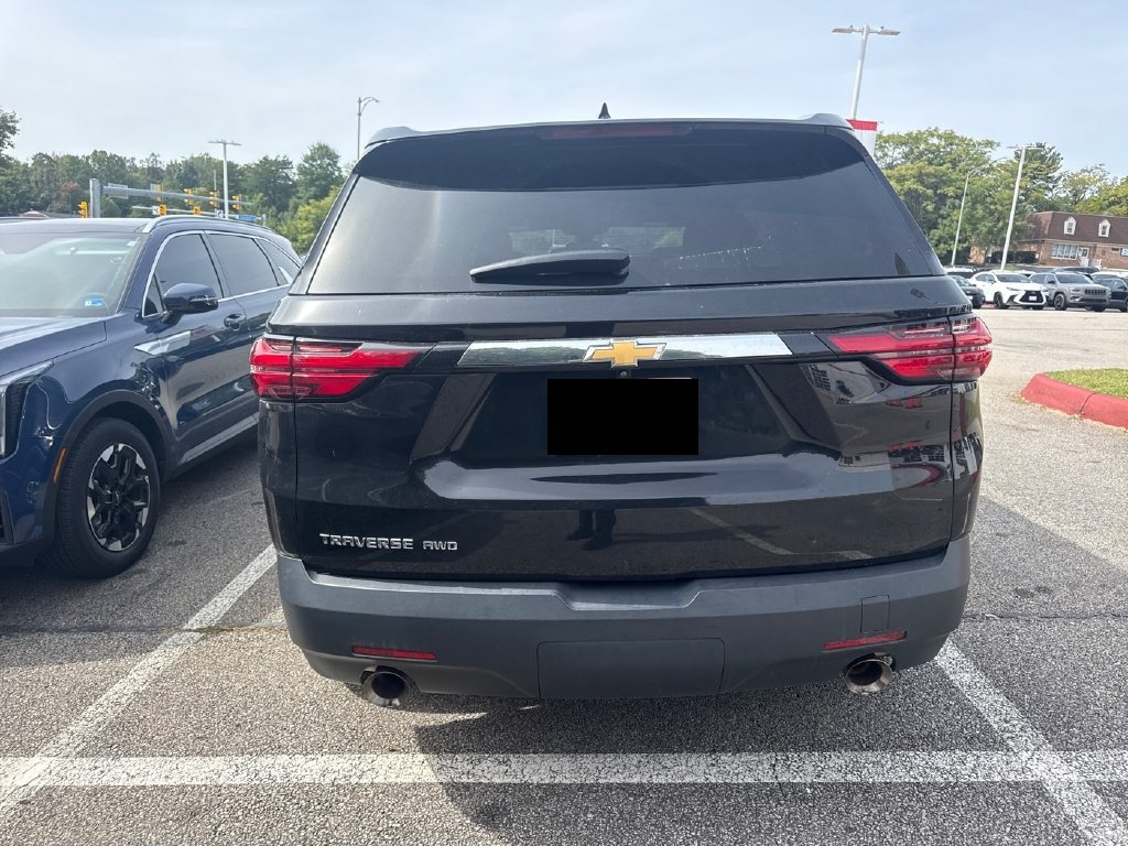 Used 2022 Chevrolet Traverse LS AWD/4WD image 4