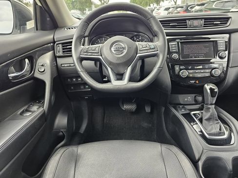 Used 2020 Nissan Rogue SL w/ Premium Package FWD image 13