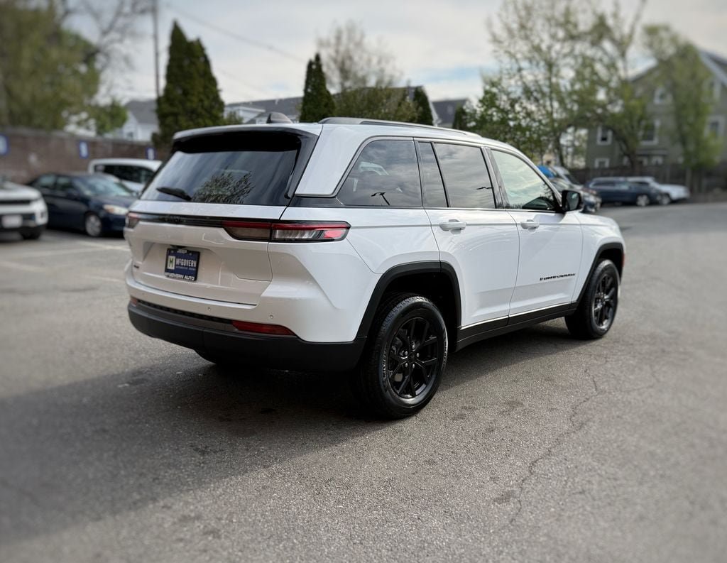 New 2026 Jeep Grand Cherokee Altitude AWD/4WD image 8