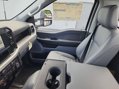 New 2025 Ford F350 XL w/ XL Chrome Package image 18
