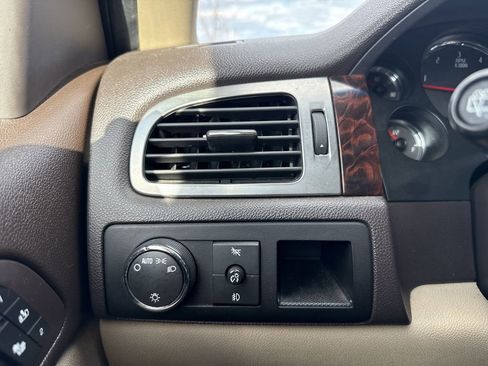 Used 2007 GMC Yukon Denali AWD/4WD image 25
