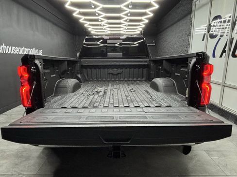 Used 2022 Chevrolet Silverado 3500 LT w/ Convenience Package AWD/4WD image 11