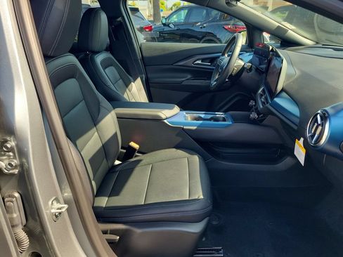 Used 2026 Chevrolet Equinox EV LT FWD image 16