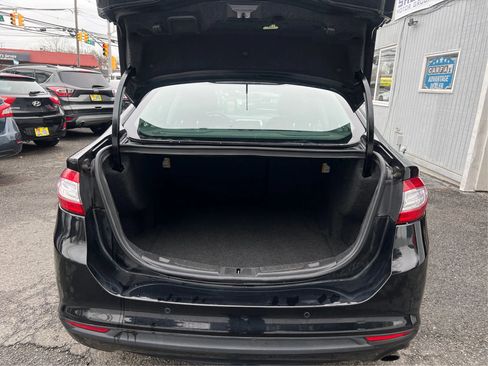 Used 2016 Ford Fusion SE image 16