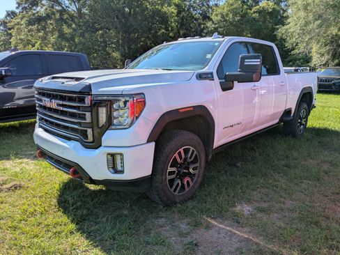 Used 2023 GMC Sierra 2500 AT4 w/ Driver Alert Package I AWD/4WD image 3