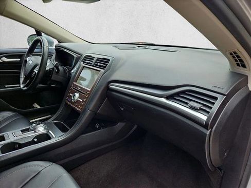 Used 2020 Ford Fusion Titanium AWD/4WD image 21