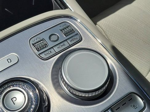 Used 2025 Genesis G90 3.5T AWD/4WD image 32