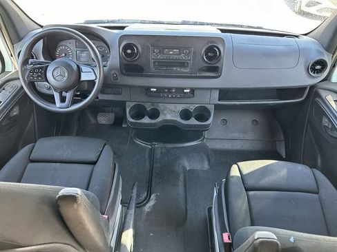 Used 2019 Mercedes-Benz Sprinter 144 image 16