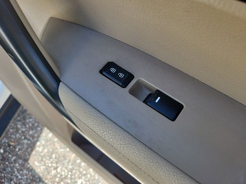 Used 2012 Kia Sorento LX image 21