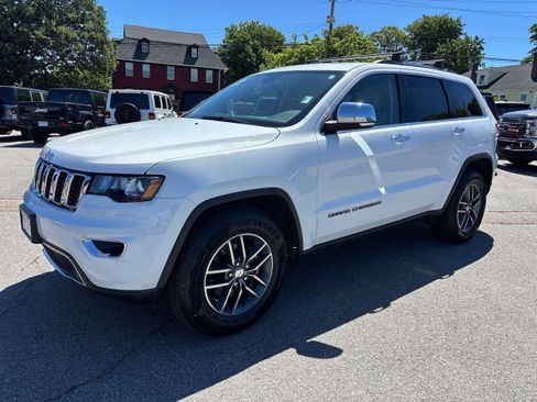 Certified 2017 Jeep Grand Cherokee Limited AWD/4WD image 11