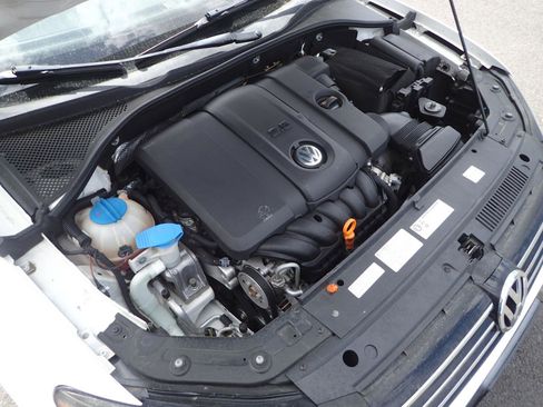 Used 2013 Volkswagen Passat 2.5 SE FWD image 18