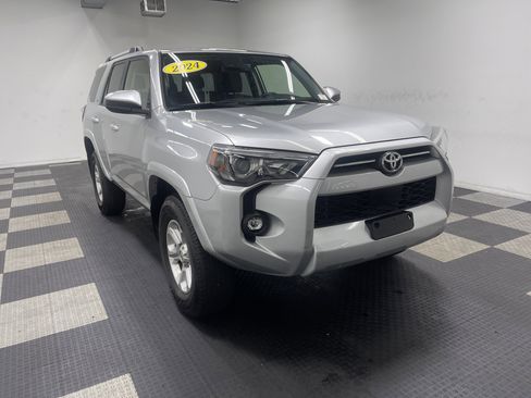 Used 2024 Toyota 4Runner SR5 image 6