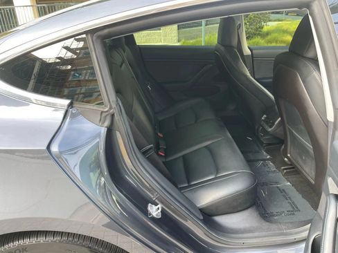 Used 2020 Tesla Model 3 Standard Range Plus RWD image 19