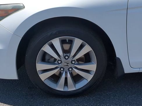 Used 2011 Honda Accord EX image 10