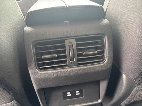 Used 2025 Nissan Rogue SV AWD/4WD image 25