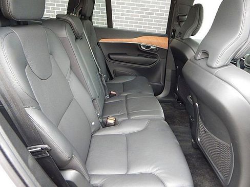 Certified 2025 Volvo XC90 B6 Plus image 20