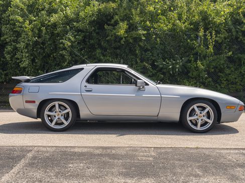 Used 1991 Porsche 928 S4 RWD image 7