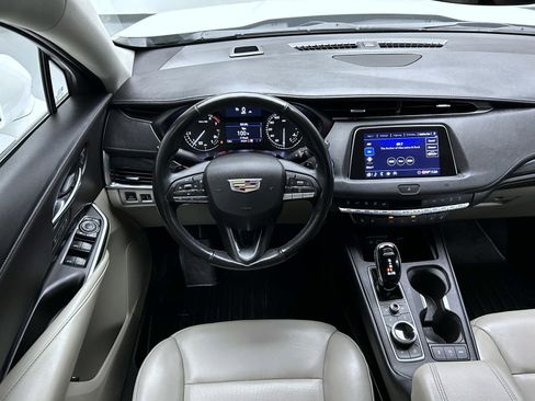 Used 2020 Cadillac XT4 Premium Luxury image 14