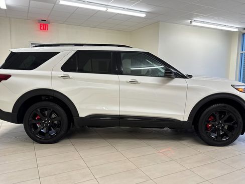 Certified 2022 Ford Explorer ST w/ Equipment Group 401A image 3