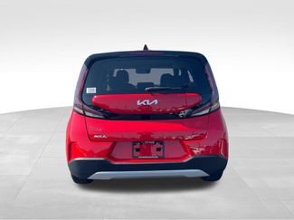 Used 2024 Kia Soul LX FWD video 4