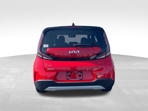 Used 2024 Kia Soul LX FWD image 4