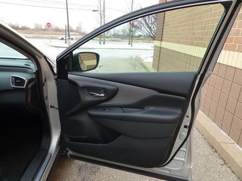 Used 2021 Nissan Murano SV image 44