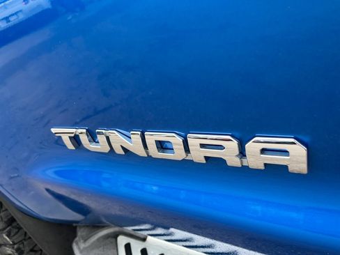 Used 2017 Toyota Tundra SR5 w/ TRD Off Road Package AWD/4WD image 33