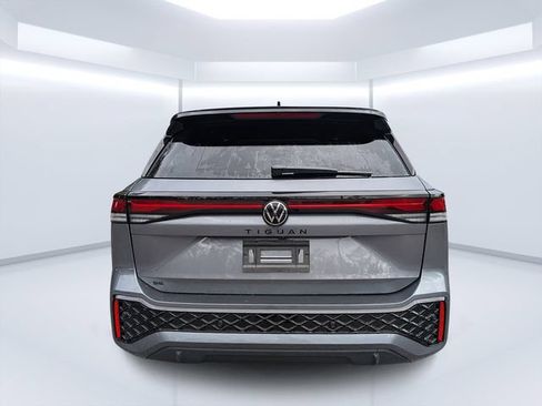 New 2026 Volkswagen Tiguan SE R-Line FWD image 4