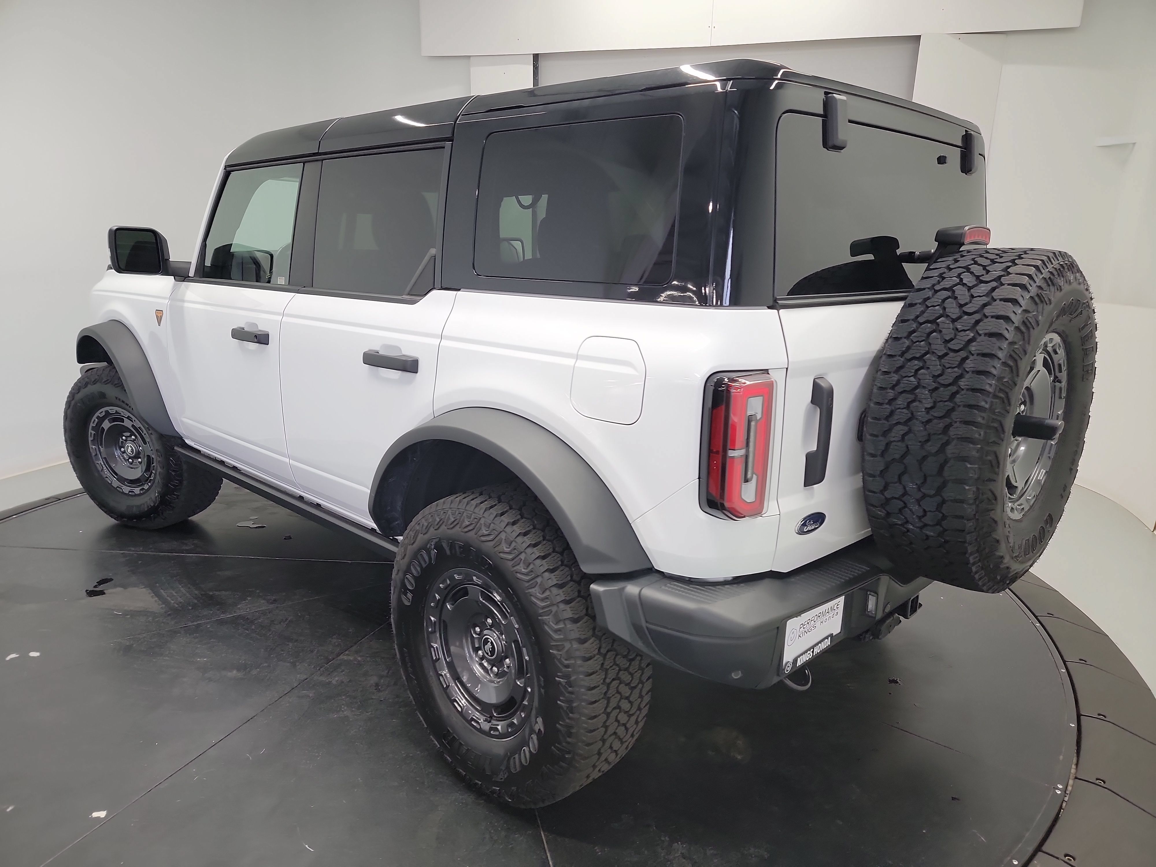 Used 2025 Ford Bronco Badlands AWD/4WD image 6