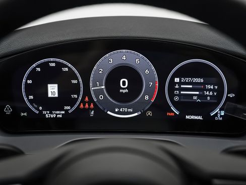 Certified 2025 Porsche Panamera image 18