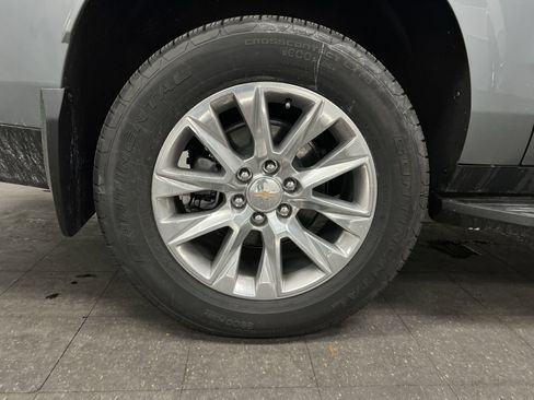 New 2025 Chevrolet Suburban Premier image 68