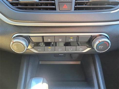 Used 2024 Nissan Altima 2.5 S image 29