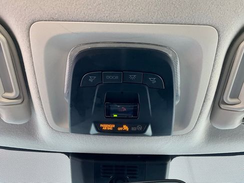 Used 2025 Toyota Corolla LE image 16