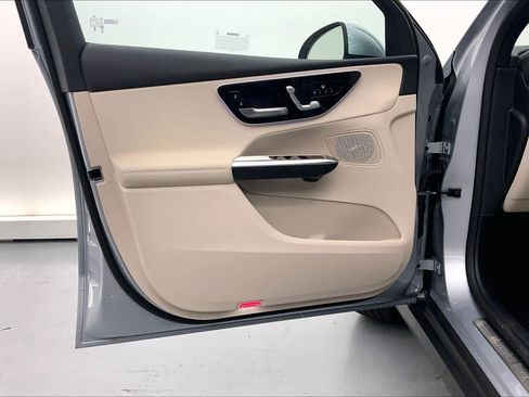 Used 2026 Mercedes-Benz GLC 300 image 19