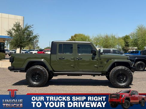 Used 2021 Jeep Gladiator Willys image 5
