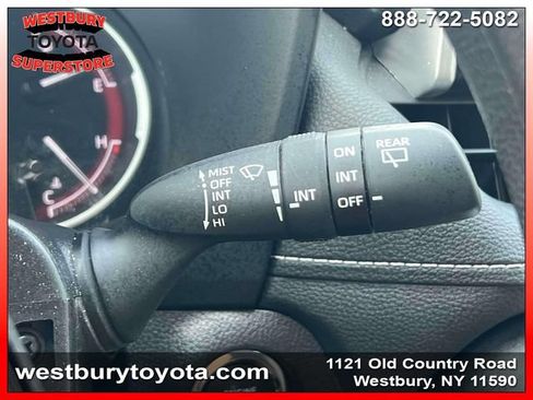 Used 2025 Toyota RAV4 XLE AWD/4WD image 29