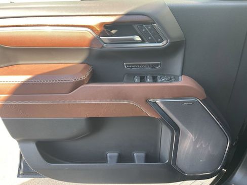 Used 2023 GMC Sierra 1500 Denali Ultimate image 24