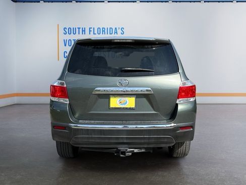 Used 2013 Toyota Highlander Base image 4